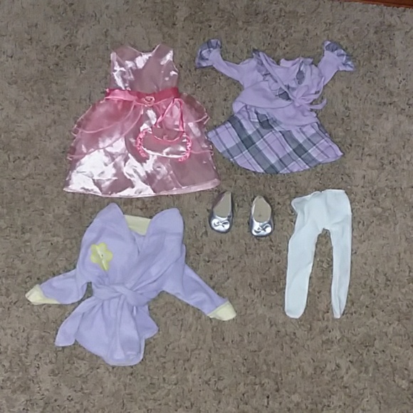 American girl doll - Picture 3 of 3